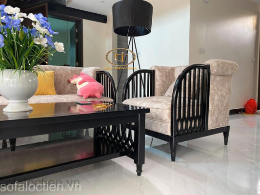 Ghế sofa gỗ bọc nỉ nhung êm ái sản xuất tại xưởng Sofa Lộc Tiến