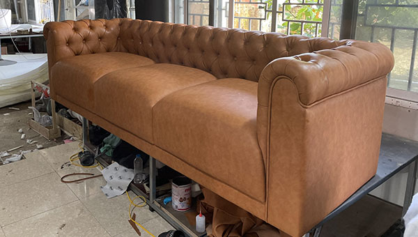 ảnh ghế sofa văng rút trám thủ công tại Xưởng Sản Xuất Sofa Lộc Tiến