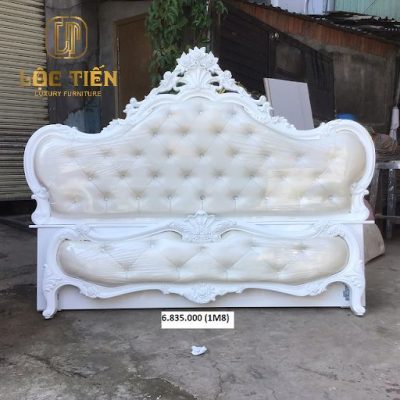 mẫu giường ngủ hoàng gia